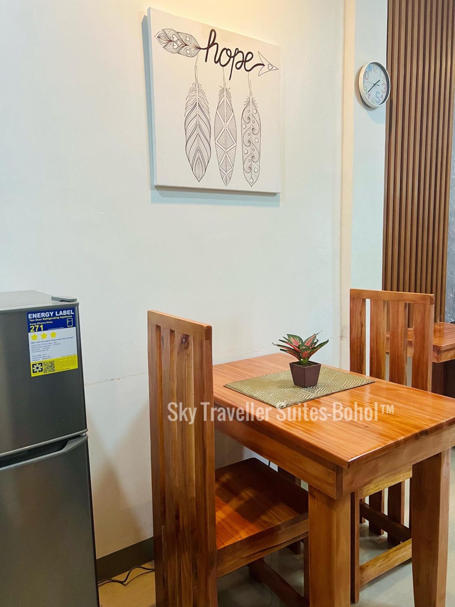 Sky Traveller Suites Panglao Exterior foto
